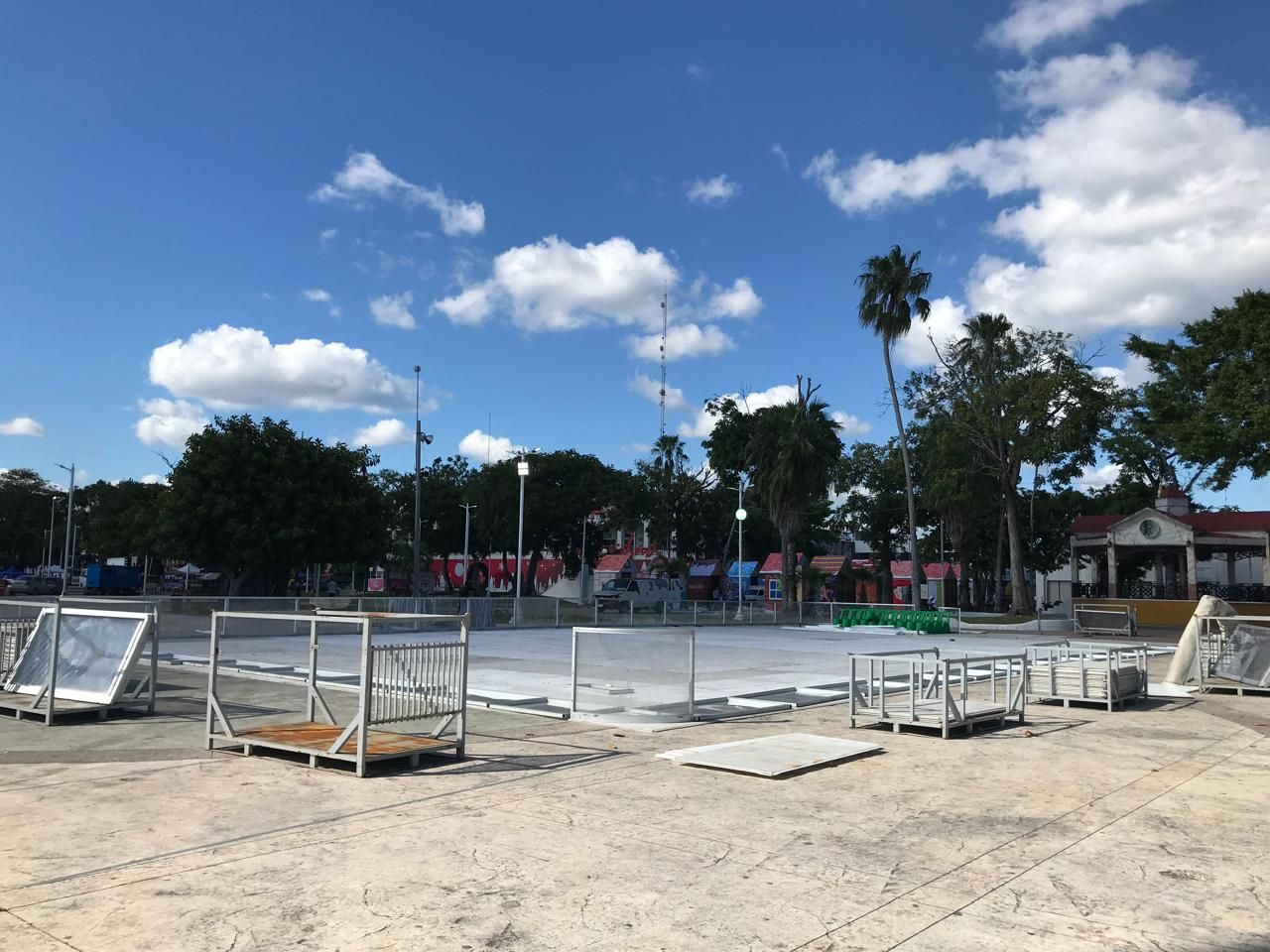A pesar de las múltiples carencias, el gobierno de Othón P. Blanco decide invertir en una atracción navideña. A pesar de las múltiples carencias, el gobierno de Othón P. Blanco decide invertir en una atracción navideña.