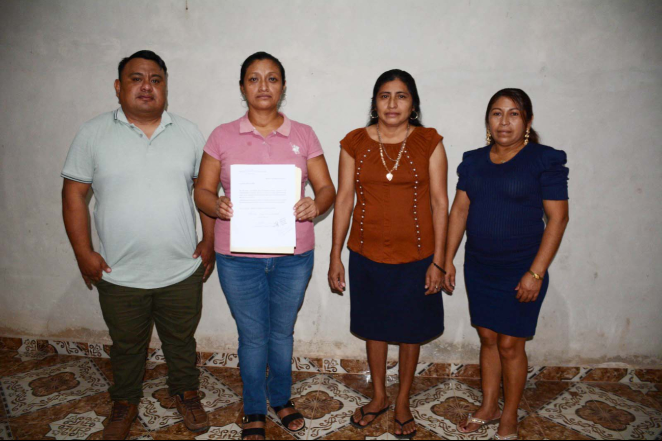 Cuatro personas dejan los cargos de sus partidos para adherirse a Morena debido a conflictos con el Edil Cuatro personas dejan los cargos de sus partidos para adherirse a Morena debido a conflictos con el Edil