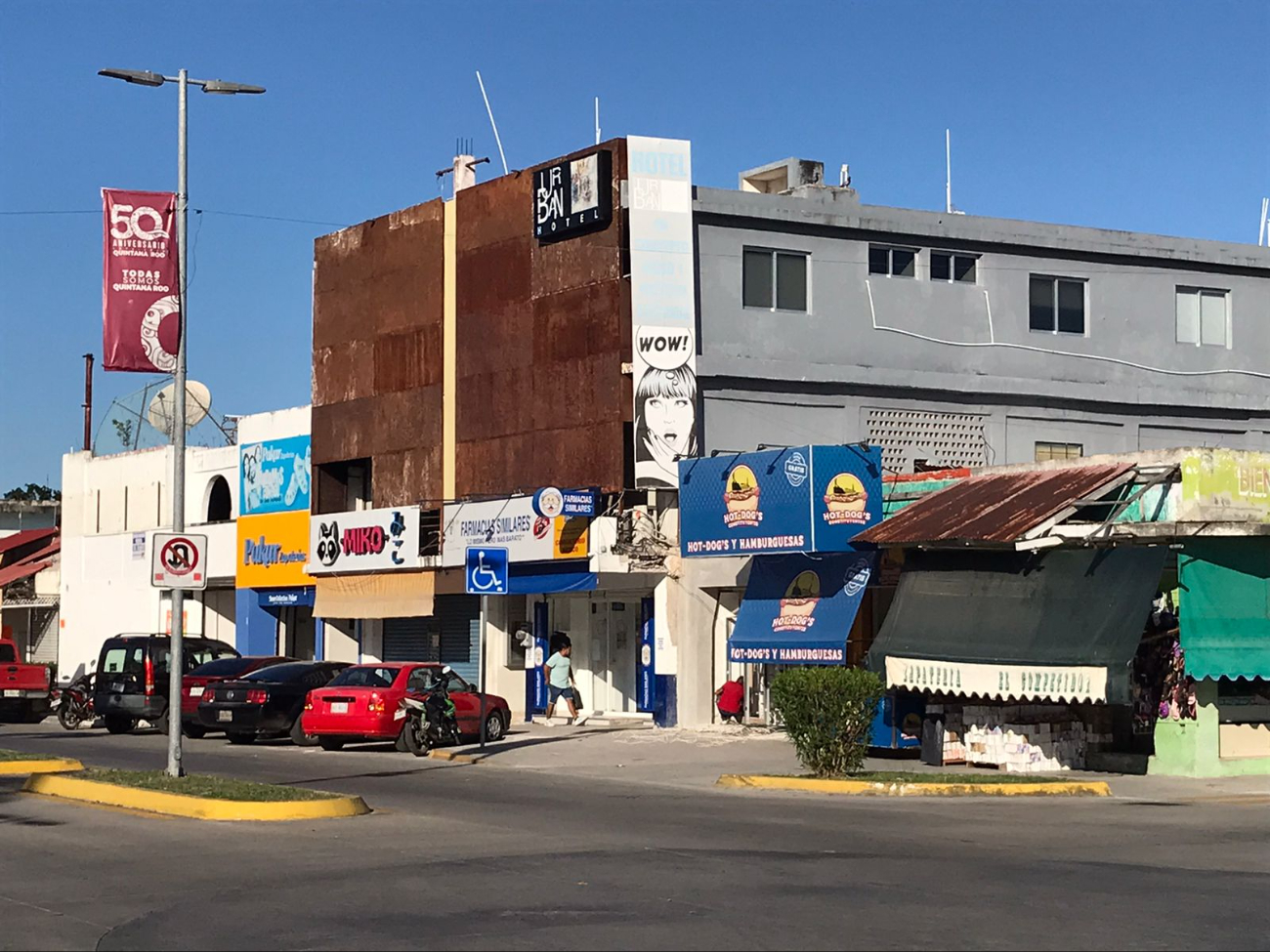 Los negocios deben aguantar las circunstancias de baja afluencia. Los negocios deben aguantar las circunstancias de baja afluencia.