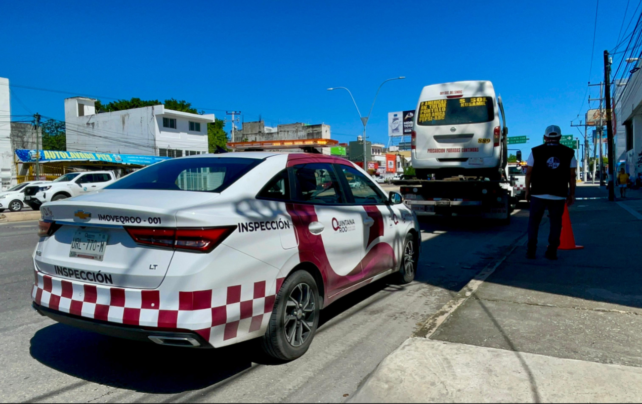 Ante la denuncia, la unidad fue detenida junto al conductor Ante la denuncia, la unidad fue detenida junto al conductor