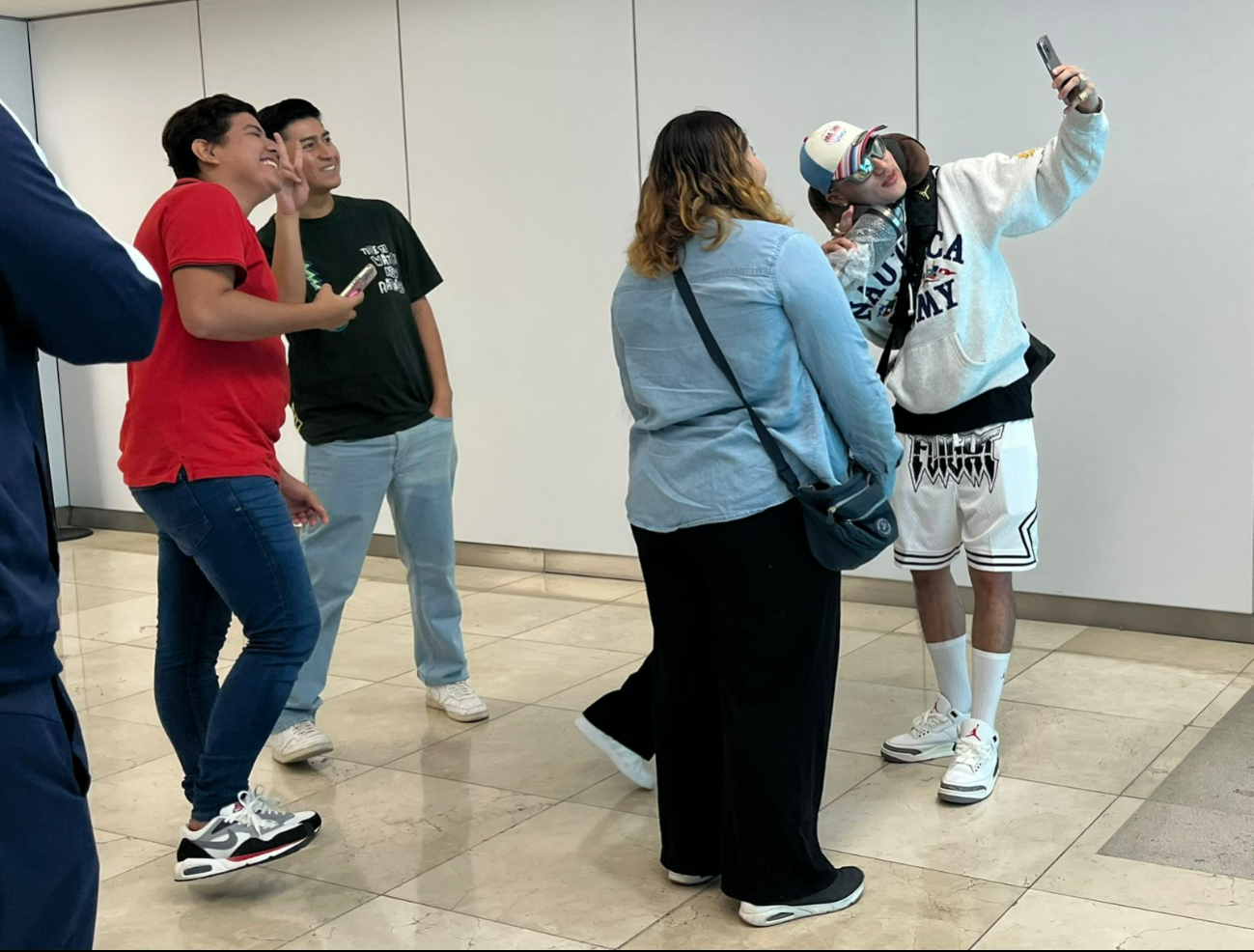 El Malilla se despide de Mérida tras presentación en auditorio. El Malilla se despide de Mérida tras presentación en auditorio.