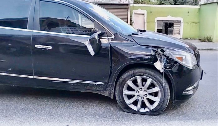 Motociclista resulta lesionado al ser impactado por camioneta