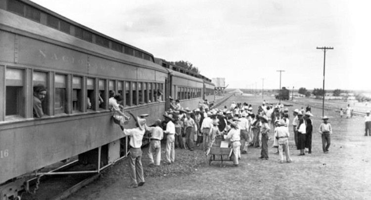 El cronista Luis Pérez Salazar impartió una charla sobre la llegada del tren el 30 de noviembre de 1913, un evento celebrado con fiesta El cronista Luis Pérez Salazar impartió una charla sobre la llegada del tren el 30 de noviembre de 1913, un evento celebrado con fiesta