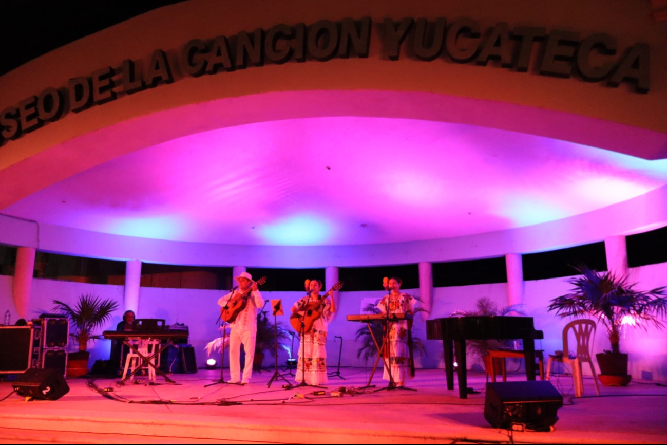 Mérida brilla con arte y cultura en la Noche Blanca Mérida brilla con arte y cultura en la Noche Blanca