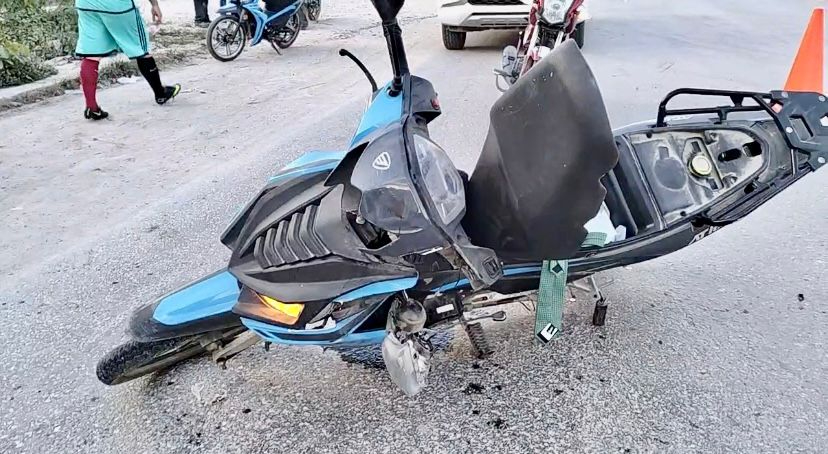 Motociclista resulta lesionado al ser impactado por camioneta Motociclista resulta lesionado al ser impactado por camioneta