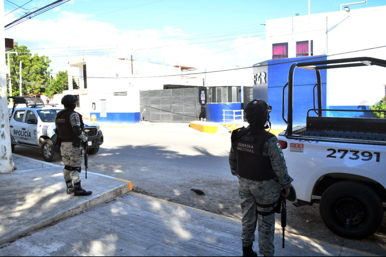Su presunta pareja sentimental, identificada como R.A., también fue detenida y recibió la misma sanción legal Su presunta pareja sentimental, identificada como R.A., también fue detenida y recibió la misma sanción legal