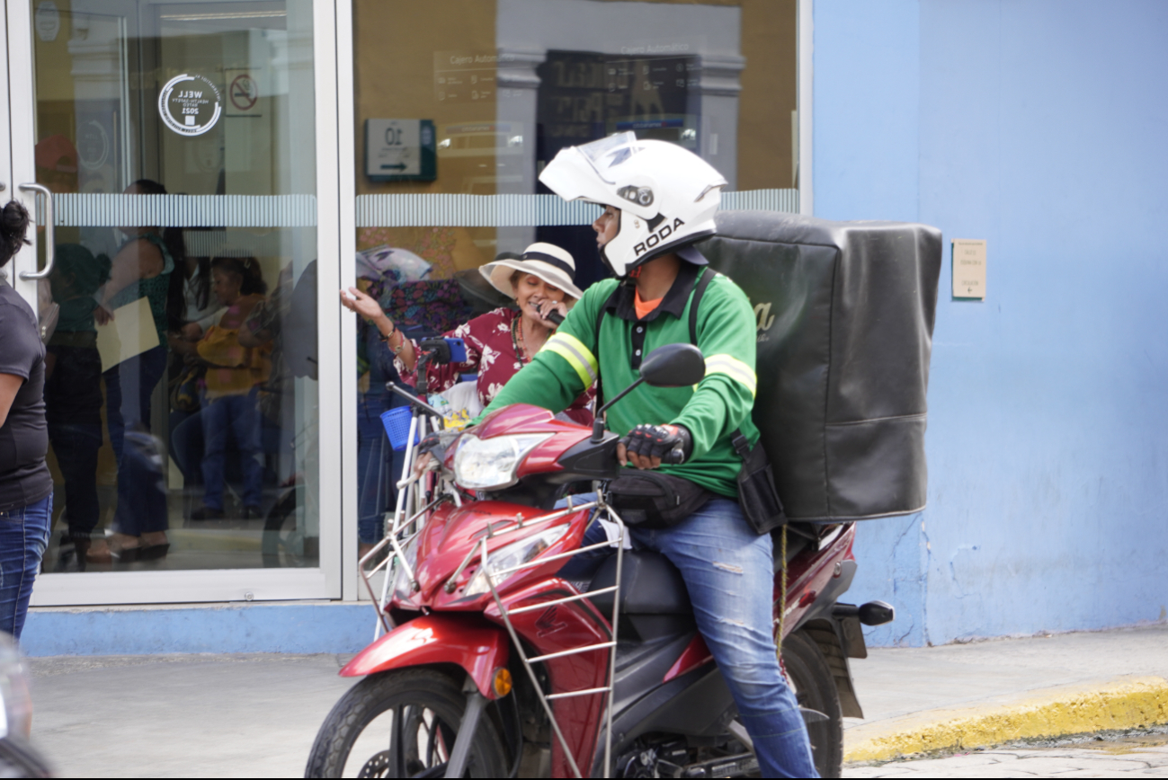 Analizan proteger a motomandaditos Analizan proteger a motomandaditos