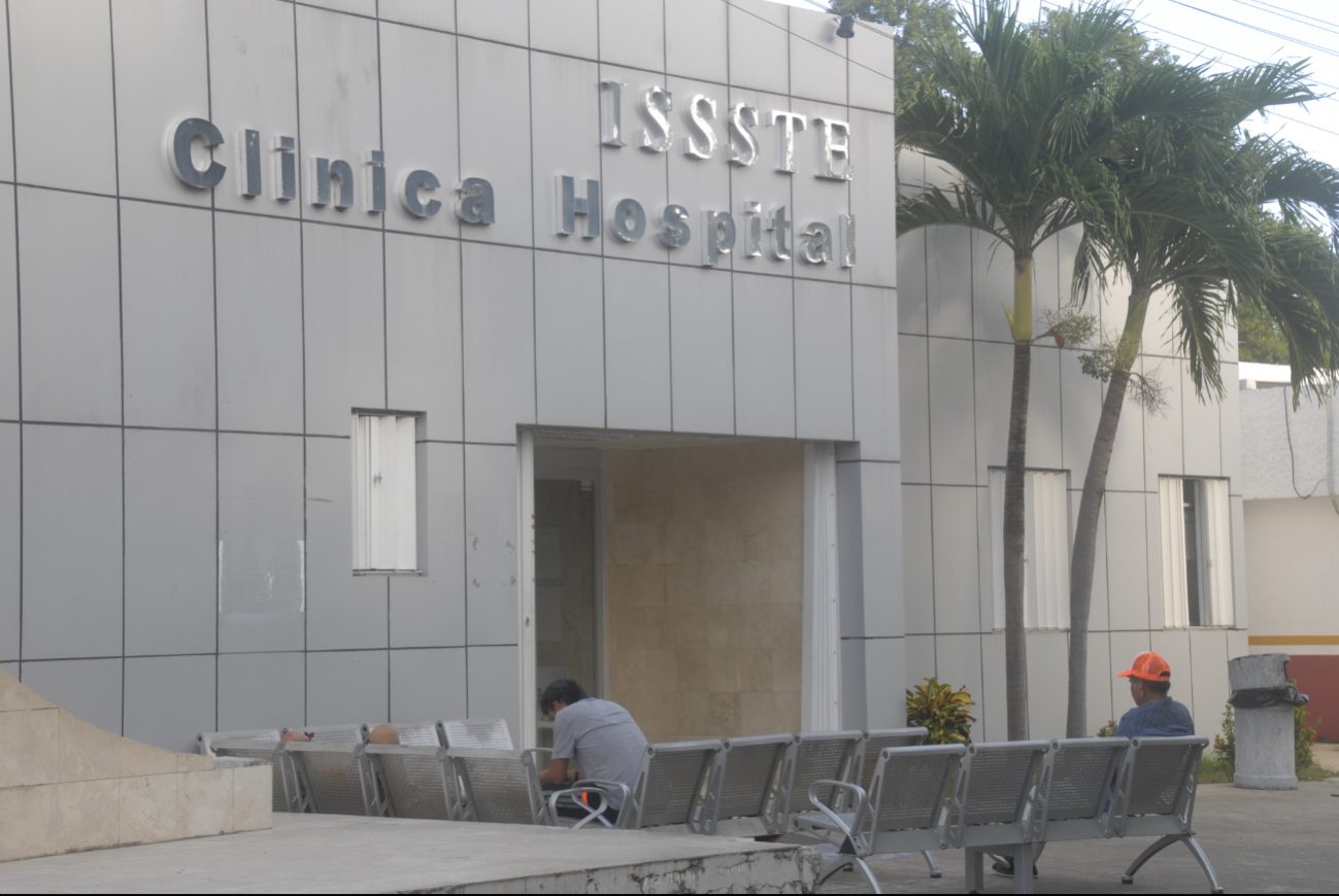 La carencia de médicos, equipamiento y fármacos impide atender a pacientes. La carencia de médicos, equipamiento y fármacos impide atender a pacientes.