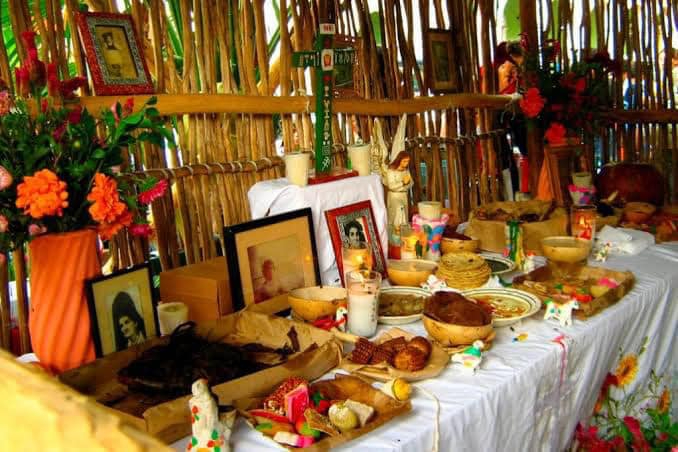 En Campeche, la celebración del Día de Muertos se extiende con el "Bix" o "ochavario" una semana después En Campeche, la celebración del Día de Muertos se extiende con el "Bix" o "ochavario" una semana después