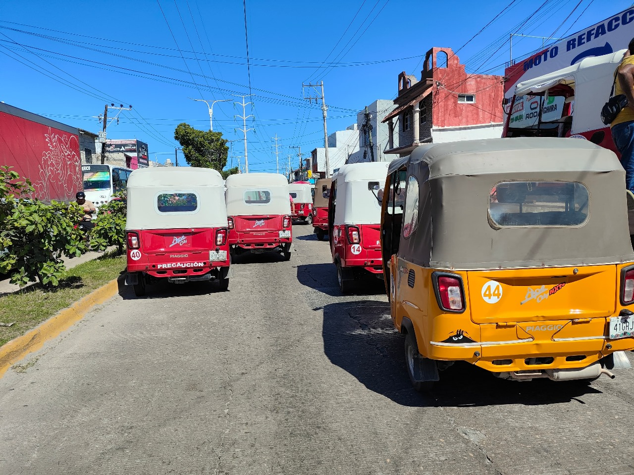 En Escárcega existen mayor número de mototaxis En Escárcega existen mayor número de mototaxis