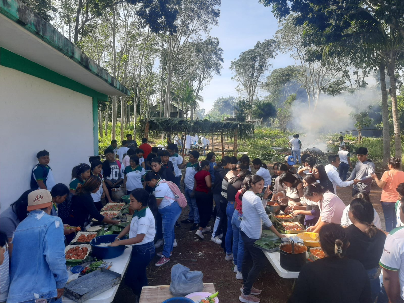 Estudiantes del Colegio de Bachilleres en Tenabo Estudiantes del Colegio de Bachilleres en Tenabo