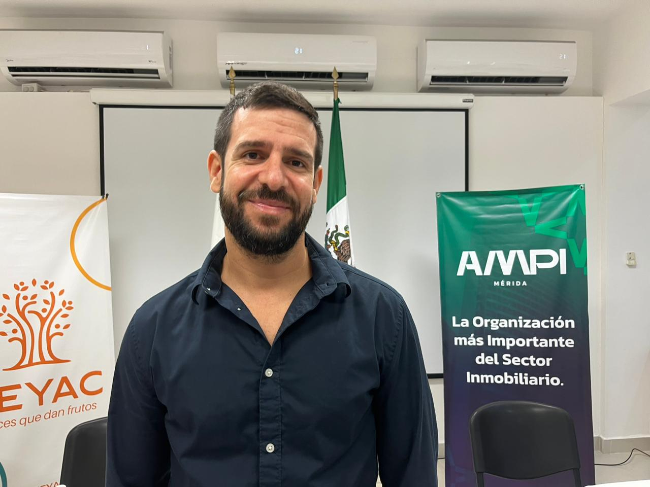 Iván Cervera sugirió a los ciudadanos que exijan a cualquier trabajador del sector de vivienda que muestre su incorporación al padrón Iván Cervera sugirió a los ciudadanos que exijan a cualquier trabajador del sector de vivienda que muestre su incorporación al padrón
