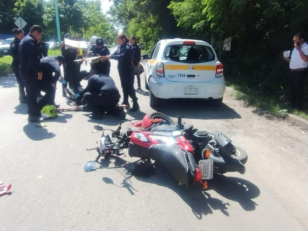 Motociclistas sufren grandes riesgos de ser heridos al transitar en vías públicas. Motociclistas sufren grandes riesgos de ser heridos al transitar en vías públicas.