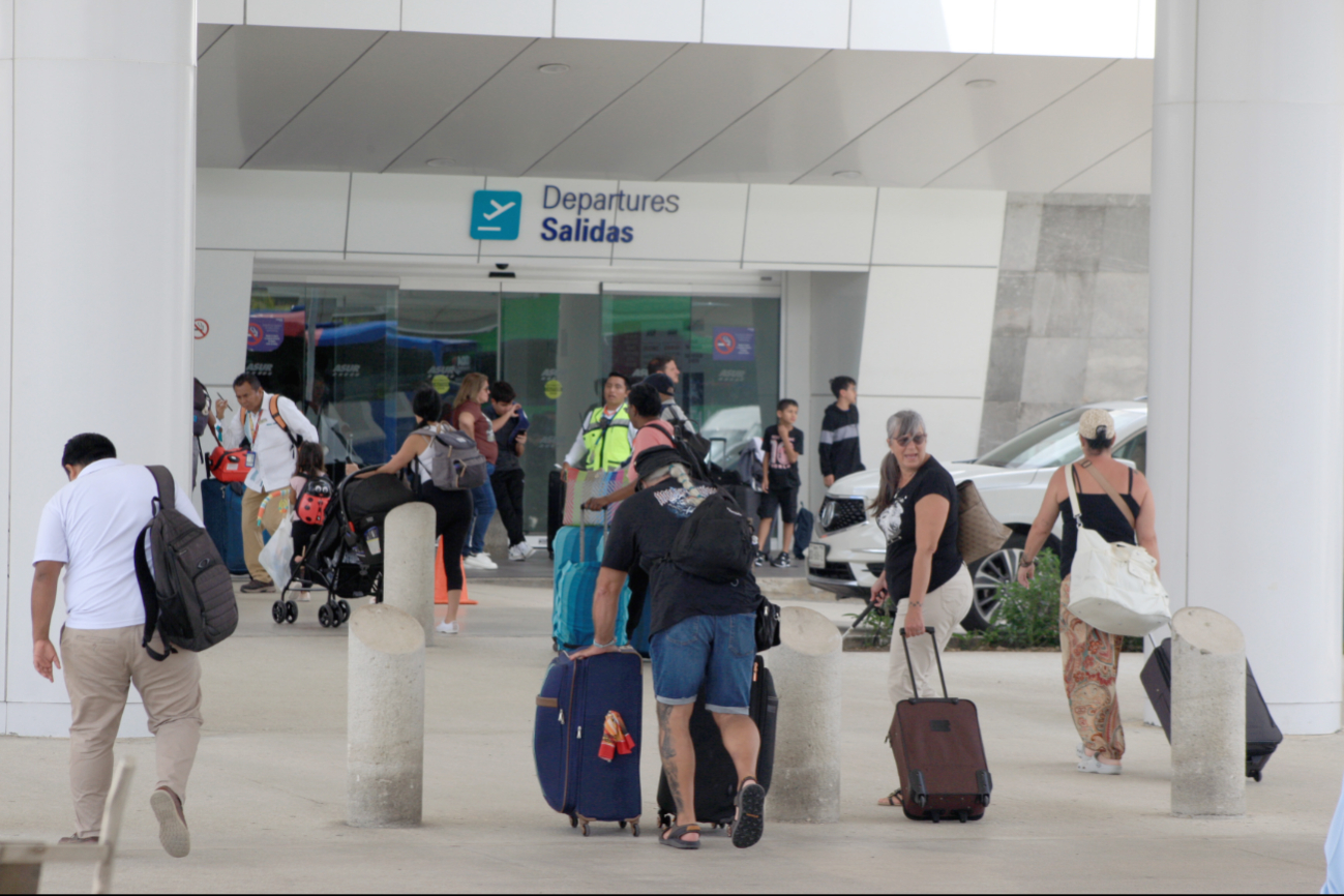 Se esperan 284 aterrizajes, 200 de ellos internacionales, y 280 despegues, 199 hacia destinos internacionales Se esperan 284 aterrizajes, 200 de ellos internacionales, y 280 despegues, 199 hacia destinos internacionales