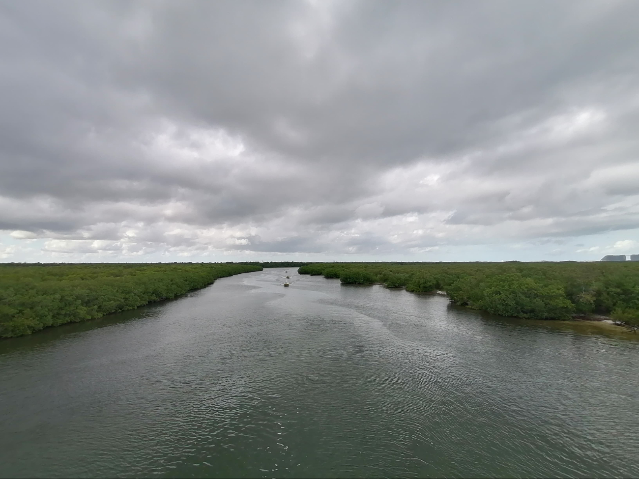 Aseguran que la basura daña la mala imagen del Río Nizuc Aseguran que la basura daña la mala imagen del Río Nizuc