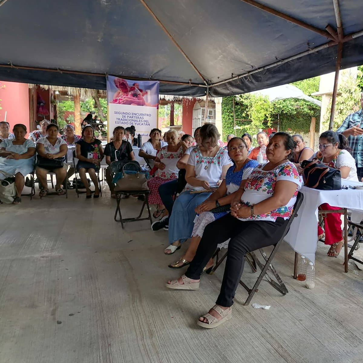 Parteras tradicionales intercambian experiencias y aprendizajes durante un encuentro estatal Parteras tradicionales intercambian experiencias y aprendizajes durante un encuentro estatal