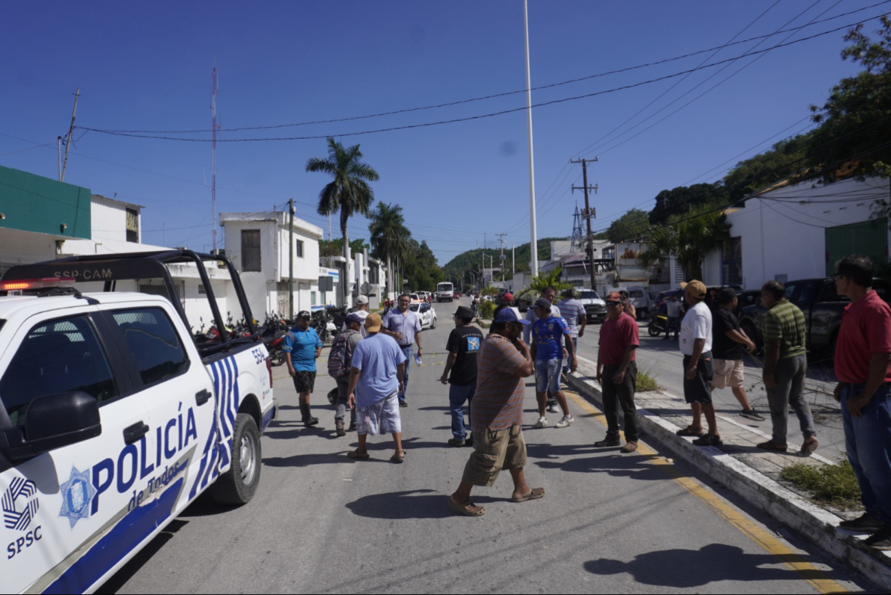 Pescadores ribereños esperan una postura del Poder Ejecutivo del Estado para abrir el diálogo Pescadores ribereños esperan una postura del Poder Ejecutivo del Estado para abrir el diálogo