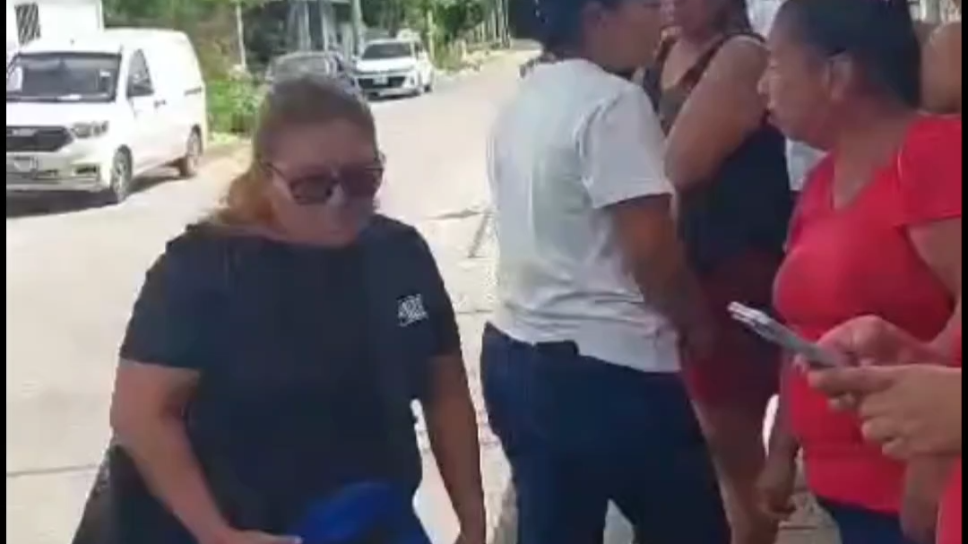 Unidades el ERUM y Cruz Roja ingresan al Cereso Unidades el ERUM y Cruz Roja ingresan al Cereso