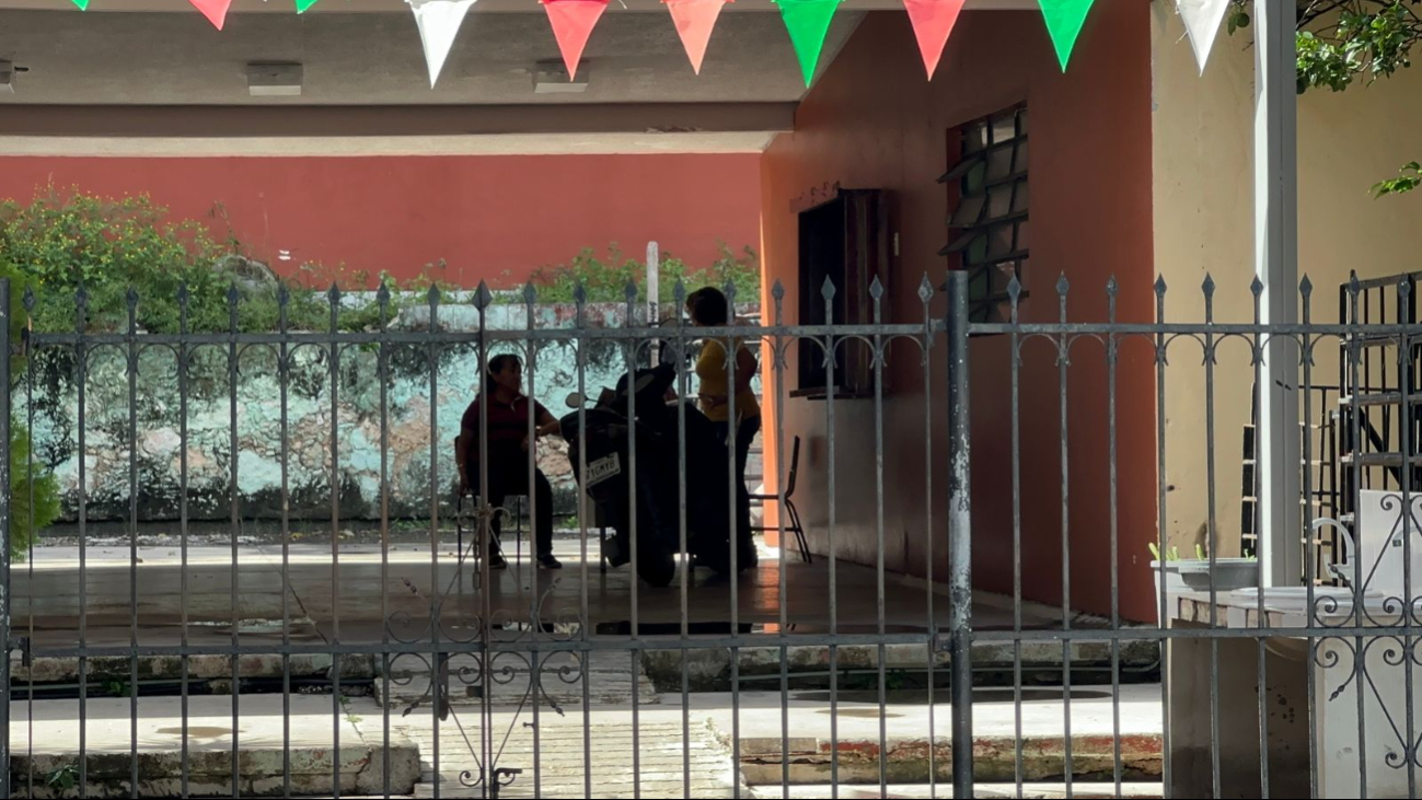 Se han robado material de construcción, didáctico, electrodomésticos, mesas y sillas Se han robado material de construcción, didáctico, electrodomésticos, mesas y sillas