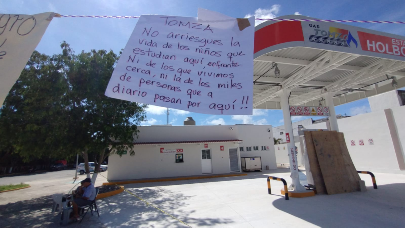 Vecinos acampan en contra de gasera Tomza Vecinos acampan en contra de gasera Tomza