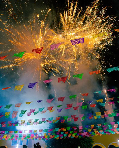El evento celebra la historia, cultura y tradiciones de Yucatán, con fuegos artificiales y una gran fiesta El evento celebra la historia, cultura y tradiciones de Yucatán, con fuegos artificiales y una gran fiesta