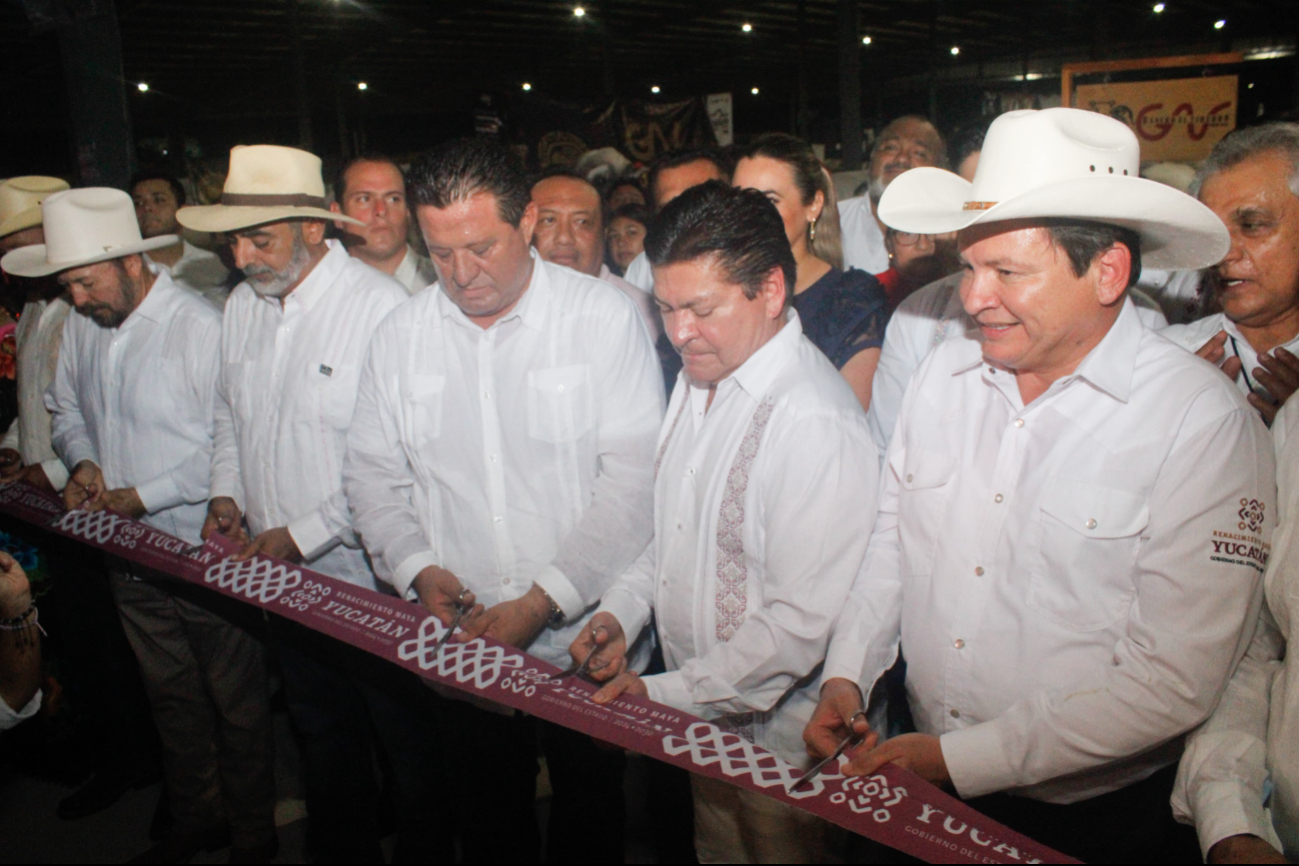 El gobernador Joaquín Díaz Mena inauguró la 50ª edición de la Feria Yucatán 2024 El gobernador Joaquín Díaz Mena inauguró la 50ª edición de la Feria Yucatán 2024