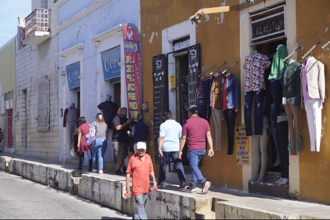 Comerciantes se quejan del mal estado de transformadores.