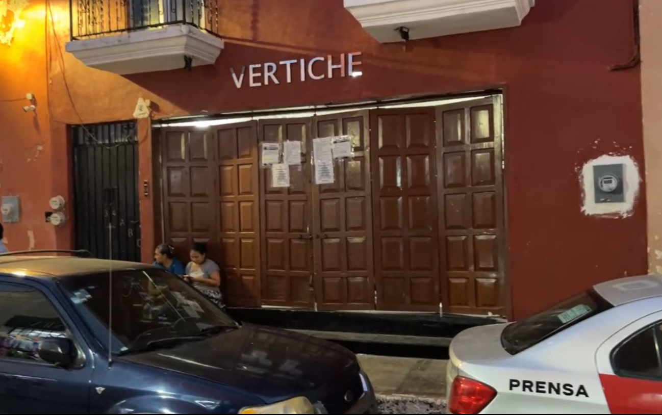 Encierran a abogada en tienda de ropa en Campeche tras intentar embargo