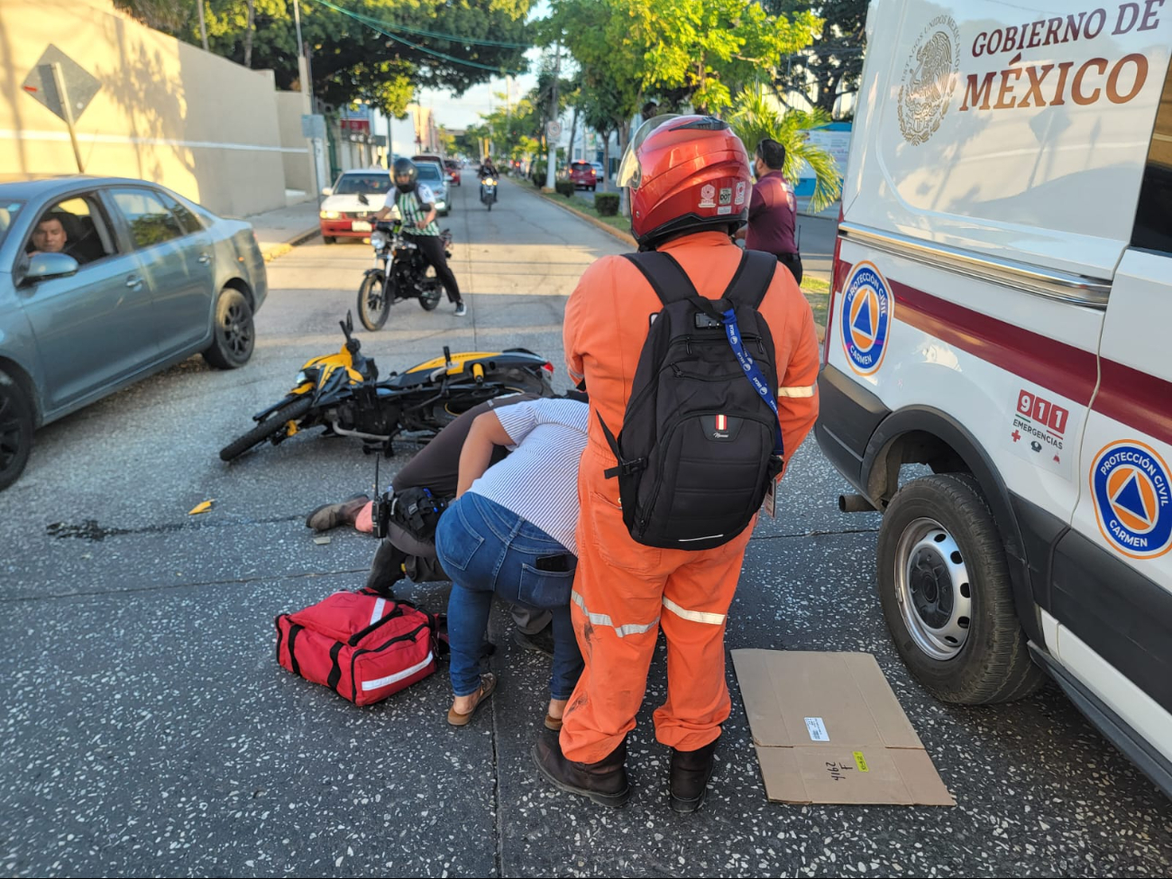 Los jóvenes, vestidos con overol naranja, se desplazaban en una motocicleta Italika hacia Playa Norte. Los jóvenes, vestidos con overol naranja, se desplazaban en una motocicleta Italika hacia Playa Norte.