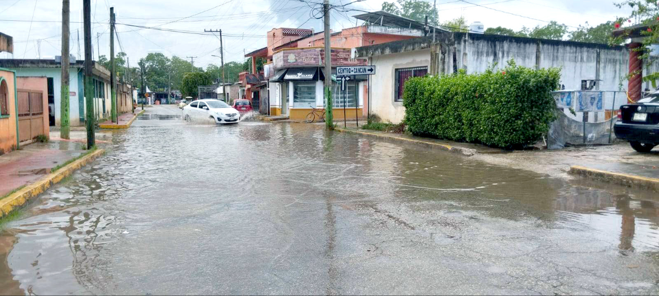 Vecinos de la cabecera municipal exigen a la Dirección de Obras Públicas atienda los casi dos kilómetros de hoyancos