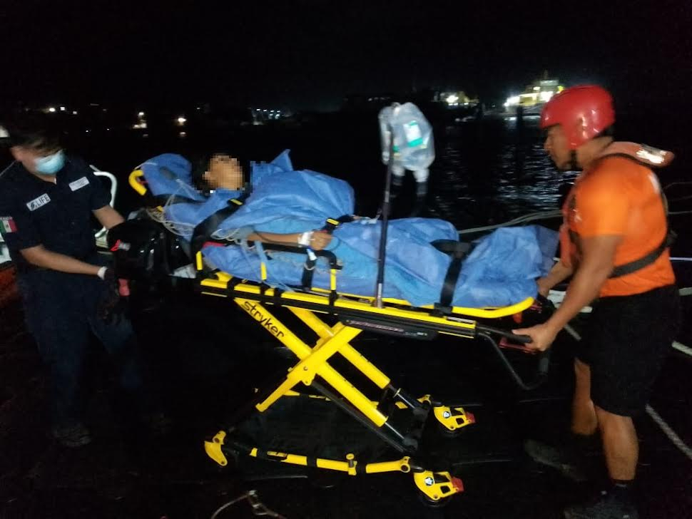Marina traslada de emergencia a mujer desde Isla Mujeres a Puerto Juárez 