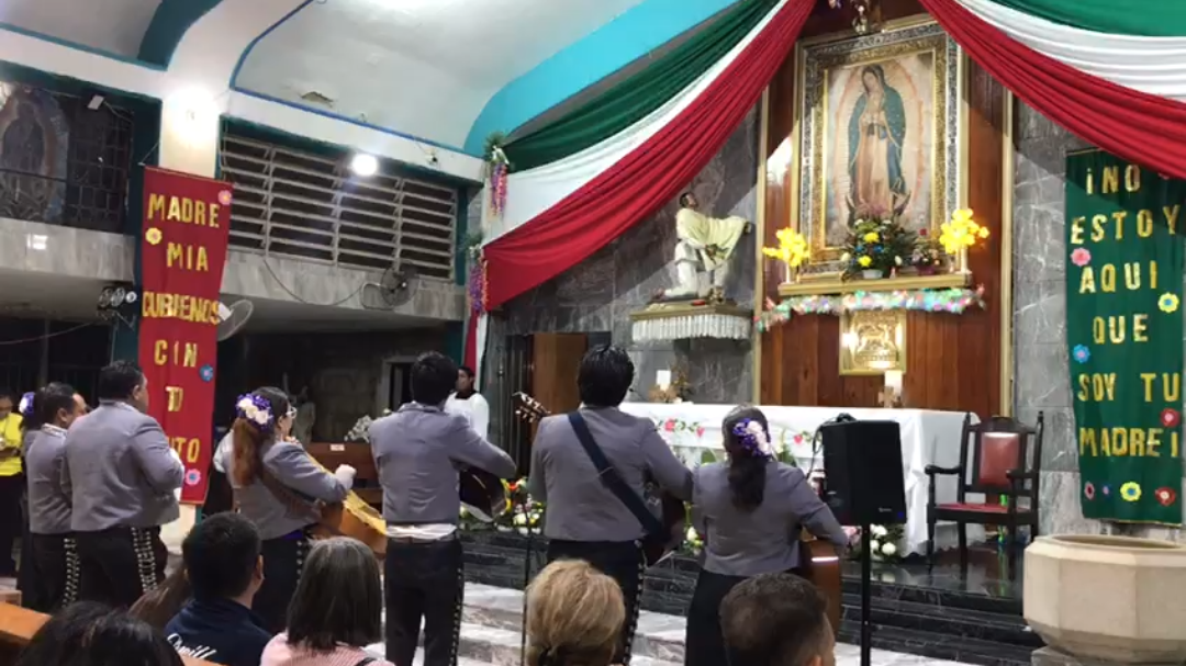 La celebración del aniversario a la Virgen ameritó de música por artistas talentosos. La celebración del aniversario a la Virgen ameritó de música por artistas talentosos.