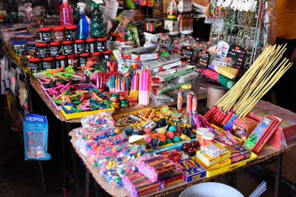 La venta de dichos artefactos cuenta incluso con entrega a domicilio por medio de repartidores La venta de dichos artefactos cuenta incluso con entrega a domicilio por medio de repartidores