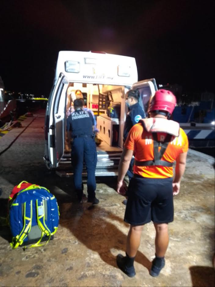 Una vez en Puerto Juárez se realizó el traslado por parte de cuerpos de emergencia Una vez en Puerto Juárez se realizó el traslado por parte de cuerpos de emergencia