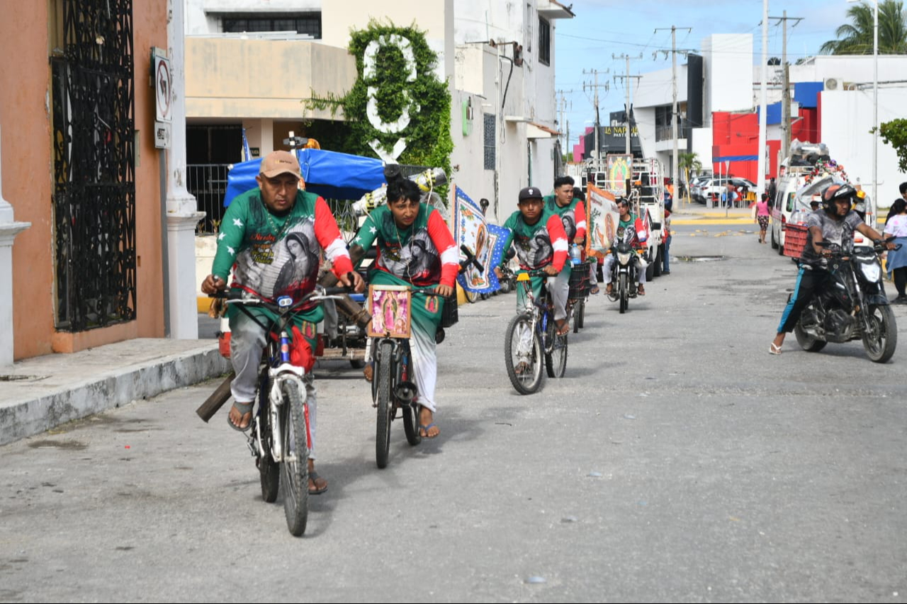 Más de 10 mil peregrinos visitan a la Virgen de Guadalupe en Campeche en su día