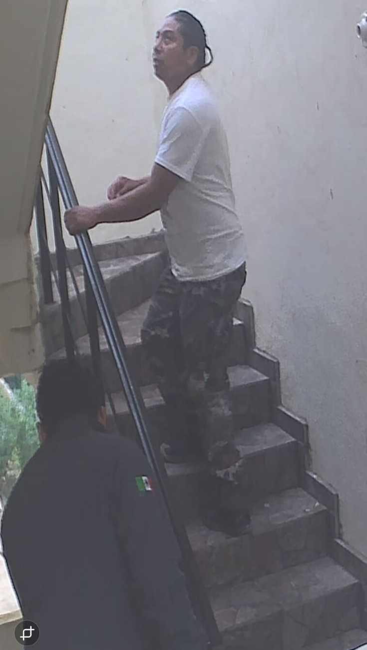El afectado compartió imágenes de los sujetos en redes sociales y solicitó a las autoridades municipales que refuercen la seguridad en la zona