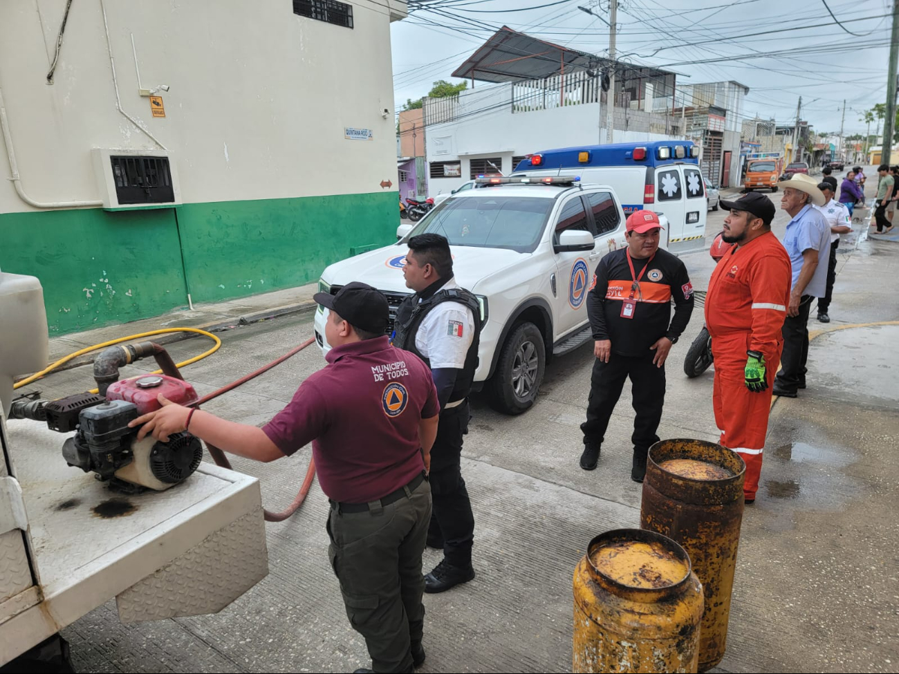 Incendio de cuarto en Ciudad del Carmen genera movilización de bomberos