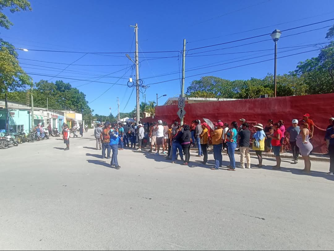 La Ley de Instituciones y Procedimientos Electorales del Estado de Campeche establece que un medio de impugnación es improcedente si no se agotan las instancias previas