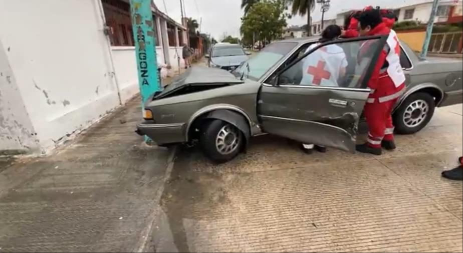 Accidente entre dos vehículos deja daños de  más de 20 mil pesos en Chetumal