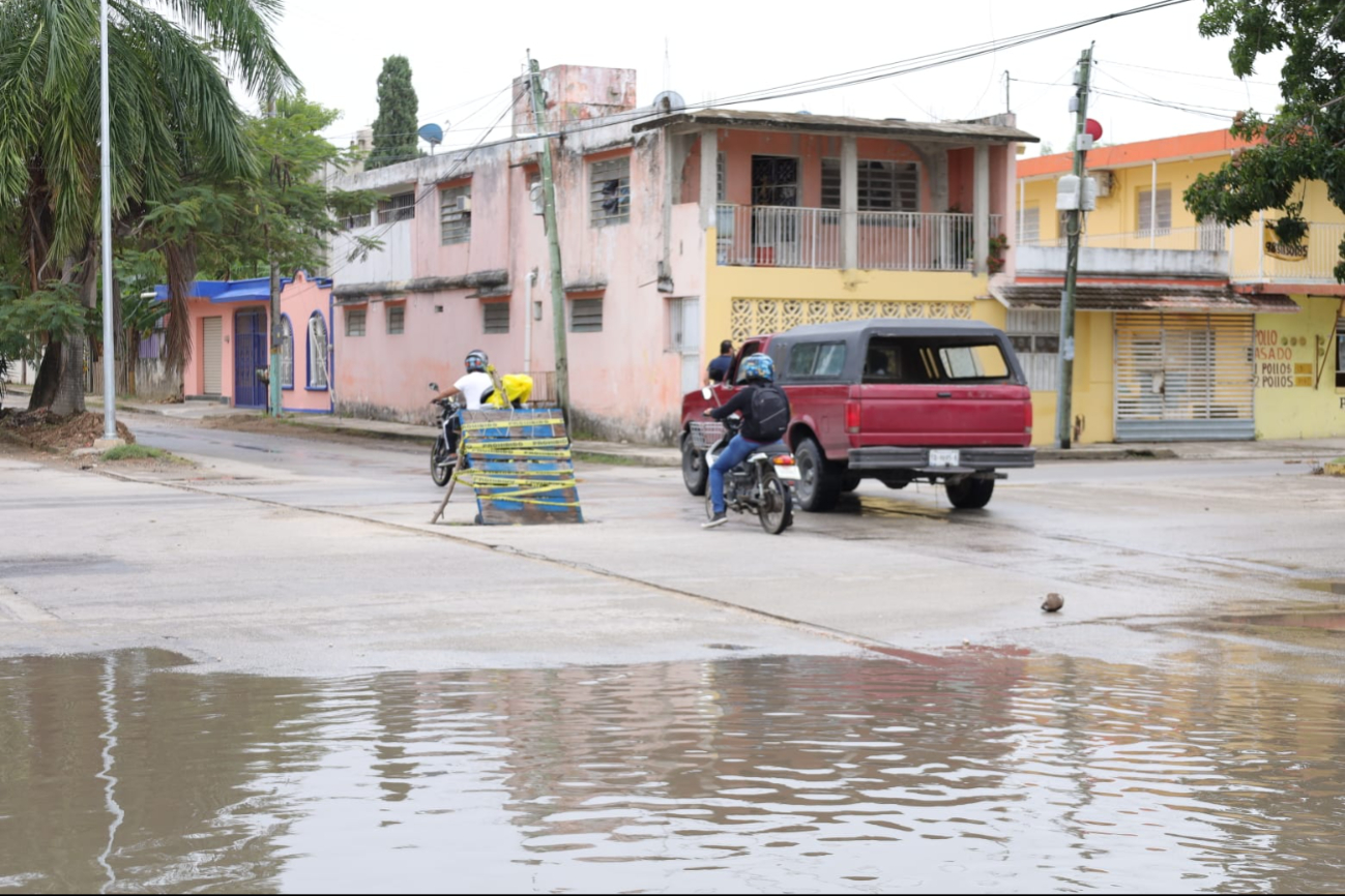Denuncian desatención a socavones en Chetumal