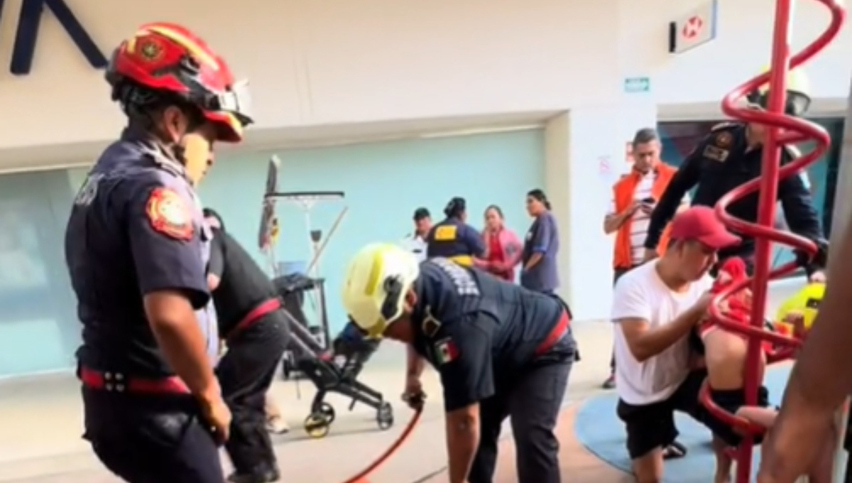 Bomberos intervinieron para rescatar al menor sin resultar lesionado Bomberos intervinieron para rescatar al menor sin resultar lesionado