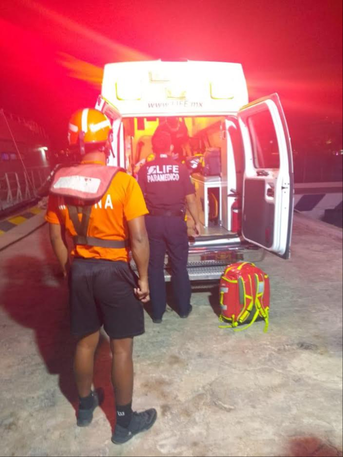En Puerto Juárez fue recibida por los paramédicos quienes la llevaron en ambulancia al nosocomio En Puerto Juárez fue recibida por los paramédicos quienes la llevaron en ambulancia al nosocomio