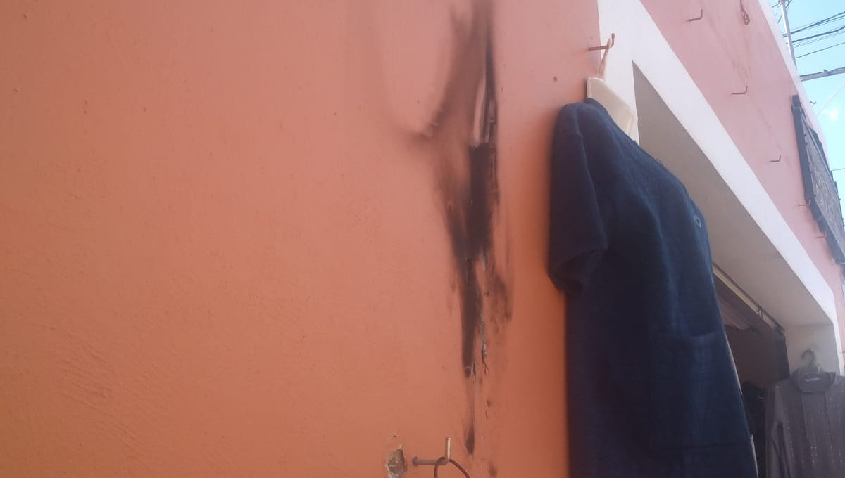 Sólo el vestido donde cayó el volador se incendio, sin causar más daños Sólo el vestido donde cayó el volador se incendio, sin causar más daños