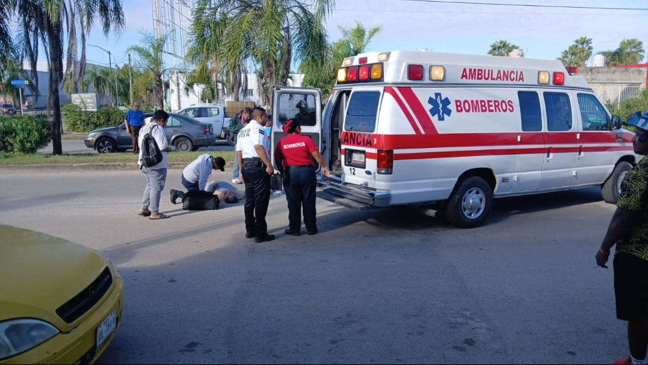 Testigos del accidente se acercaron a la mujer para auxiliarla, otros evitaron que el conductor se diera a la fuga Testigos del accidente se acercaron a la mujer para auxiliarla, otros evitaron que el conductor se diera a la fuga