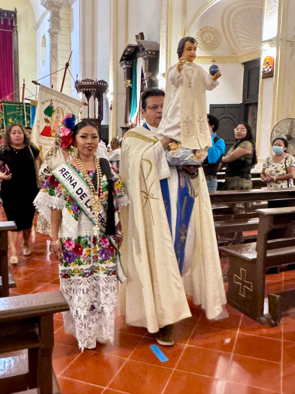 El sacerdote Abelardo Pérez exhortó a la gente a que se encomiende al Creador El sacerdote Abelardo Pérez exhortó a la gente a que se encomiende al Creador