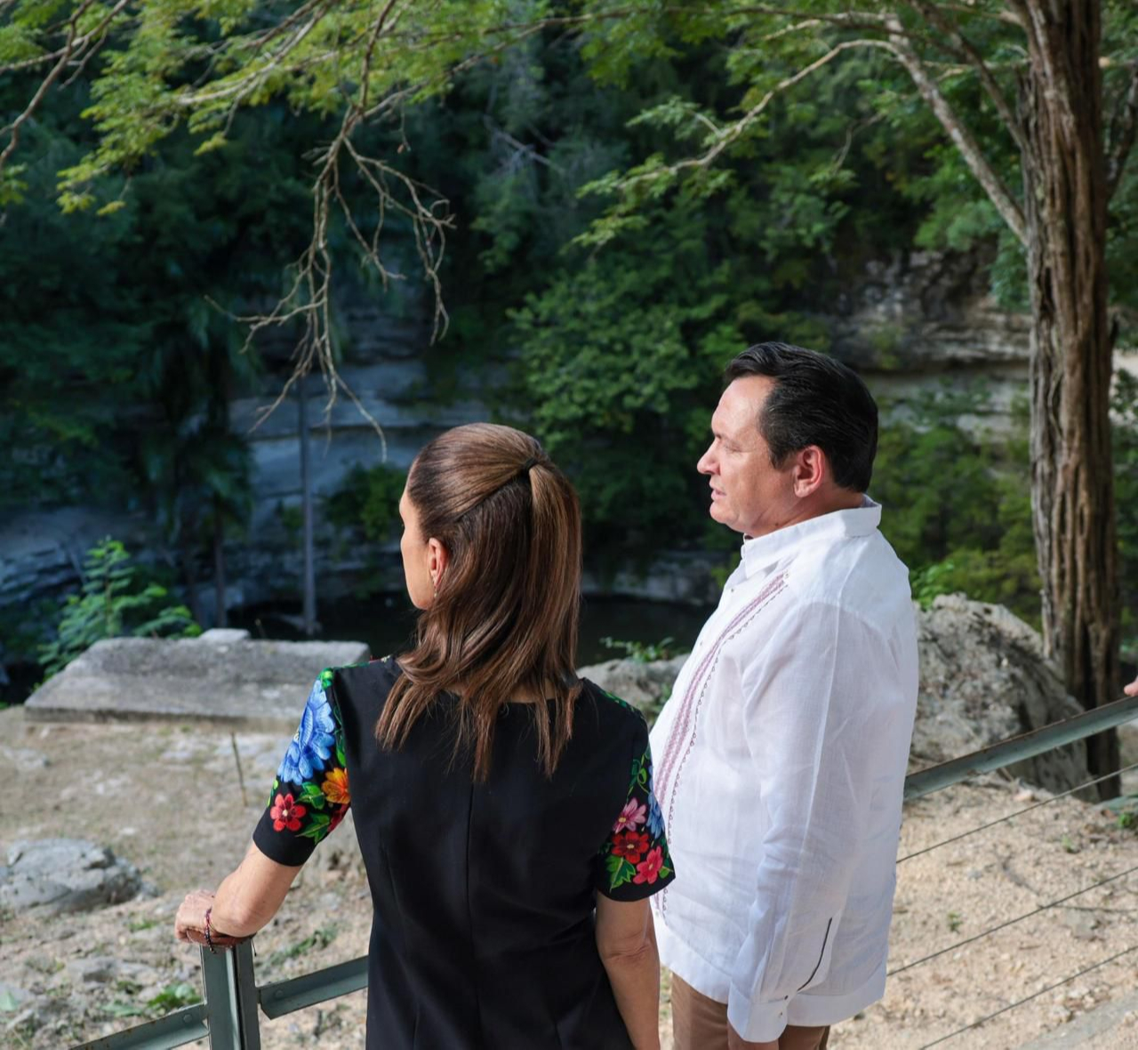 Entre los lugares que visitaron estuvieron El Castillo y el Cenote Sagrado Entre los lugares que visitaron estuvieron El Castillo y el Cenote Sagrado
