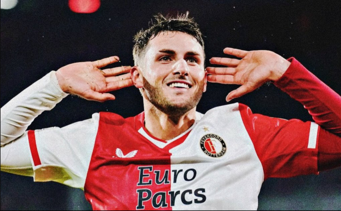 Santiago Giménez metió triplete ante el Heracles. Santiago Giménez metió triplete ante el Heracles.