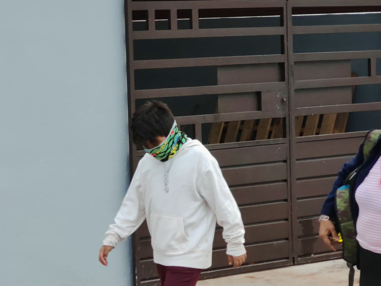 Exhortan abrigarse bien al salir a la calle e incluso, dentro de cas