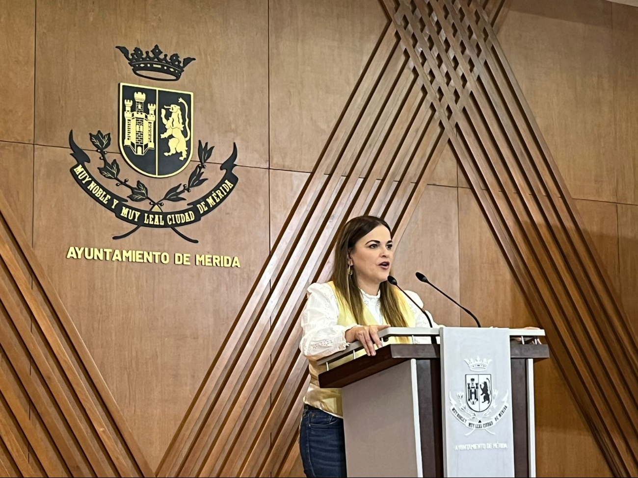 Cecilia Patrón detalló que se le dará prioridad a los servicios públicos Cecilia Patrón detalló que se le dará prioridad a los servicios públicos
