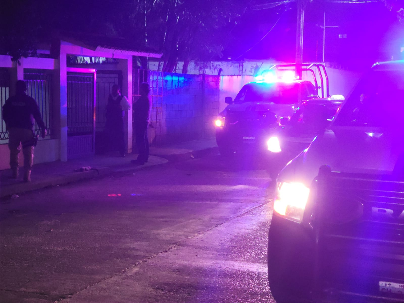 El hombre fue llevado ante la sede de la fiscalía para realizar su denuncia. El hombre fue llevado ante la sede de la fiscalía para realizar su denuncia.